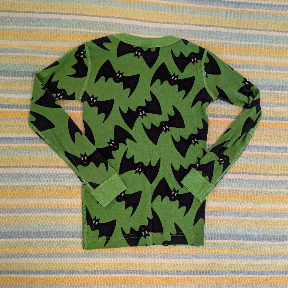 ⭐ Hanna Andersson Green Bat print Pajama PJ Top size 6-7